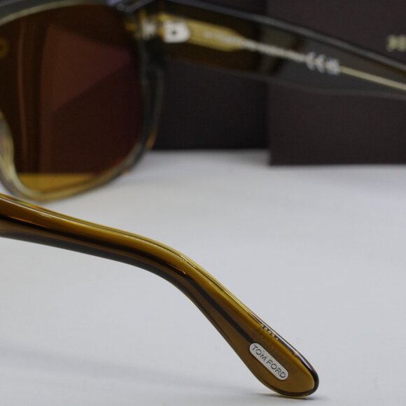Tom Ford FT1025 55E Oliver 02 Square Sunglasses - Coloured  display picture 3